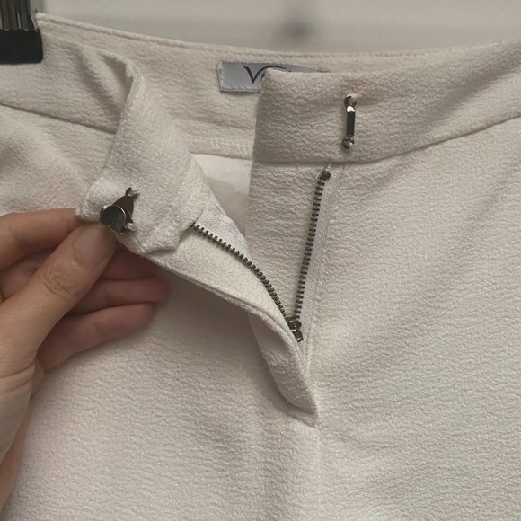 Verty Super Cute White Shots with Bows! Sz S - Picture 6 of 9